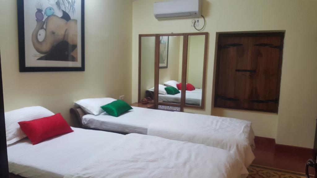 Casa Menezes - A Heritage Goan Homestay Bambolim Oda fotoğraf