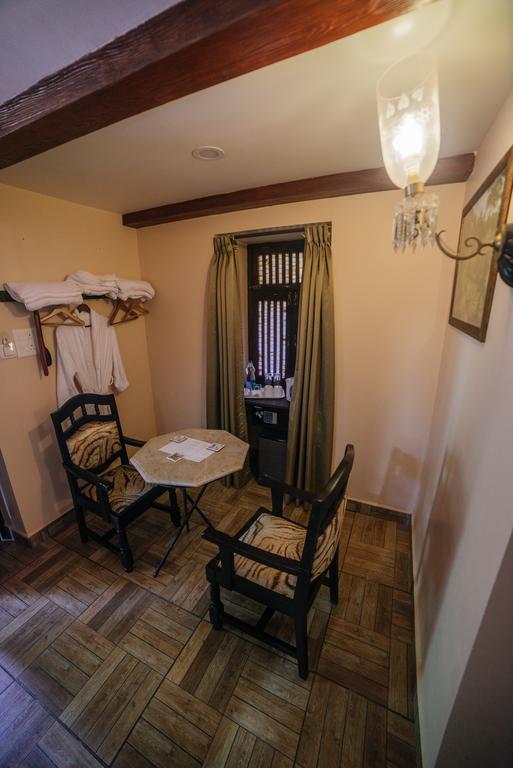 Casa Menezes - A Heritage Goan Homestay Bambolim Dış mekan fotoğraf