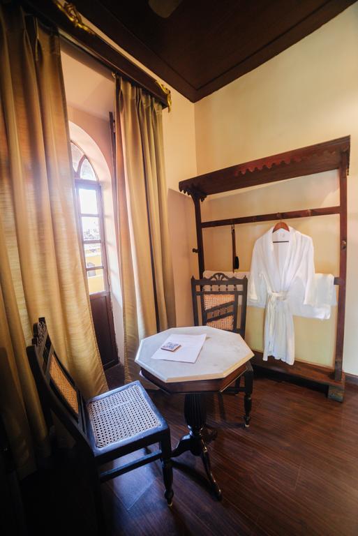 Casa Menezes - A Heritage Goan Homestay Bambolim Dış mekan fotoğraf