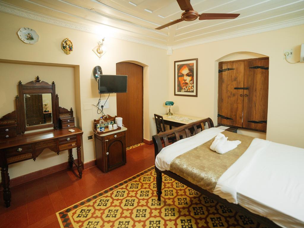 Casa Menezes - A Heritage Goan Homestay Bambolim Dış mekan fotoğraf
