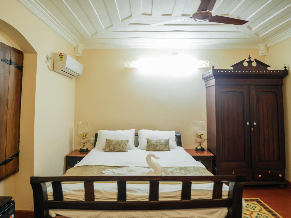 Casa Menezes - A Heritage Goan Homestay Bambolim Dış mekan fotoğraf