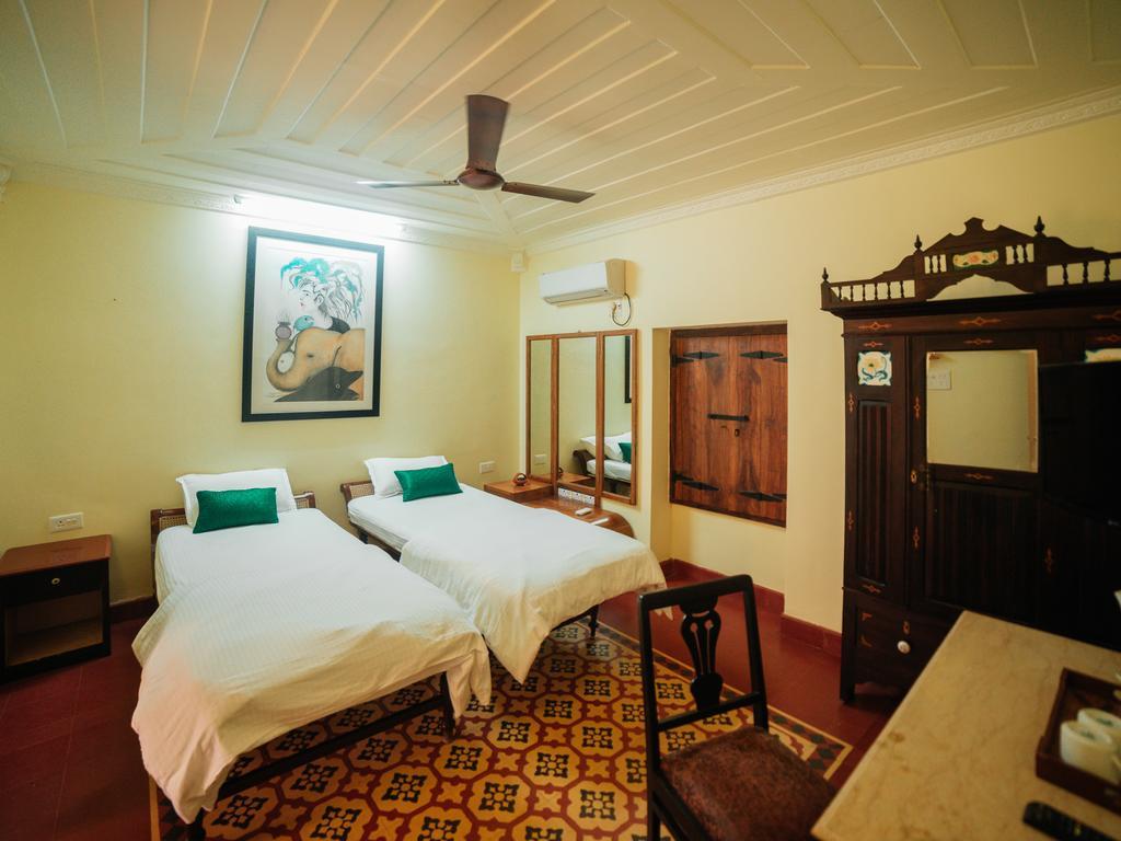 Casa Menezes - A Heritage Goan Homestay Bambolim Dış mekan fotoğraf